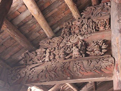 Những mảng chạm khắc tinh xảo ở đình Cổ Chế khó có thể tìm thấy trong những kiến trúc cùng thời