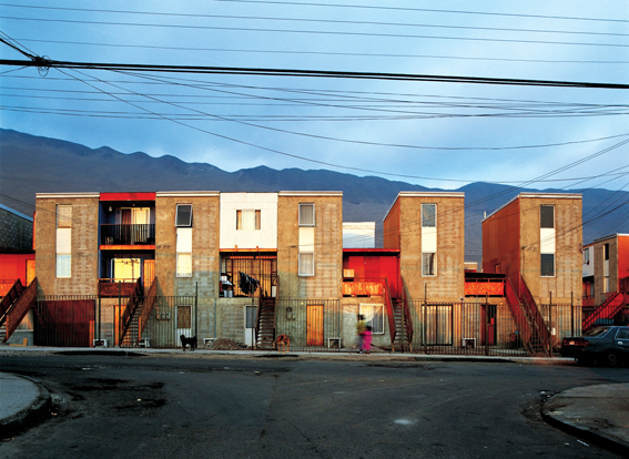 Khu nhà ở xã hội cho người thu nhập thấp Quinta Monroy (ChiLe) do KTS Alejandro Aravena thiết kế