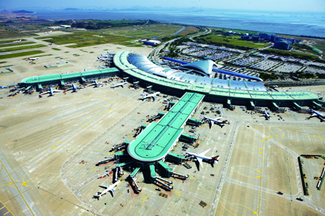 Tổng thể sân bay hình cánh cung với các tuyến thẳng mở rộng, sân bay Incheon International Airport Hàn Quốc