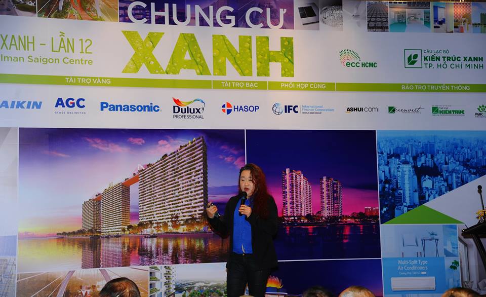Bà Pamela Phua trong bài trình bày của mình