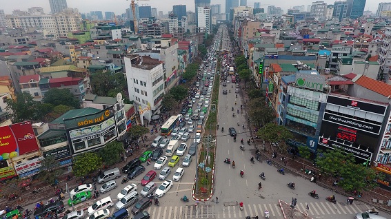 Tắc đường do hiện tượng giao thông con lắc phố Xuân Thủy (Cầu Giấy, Hà Nội)