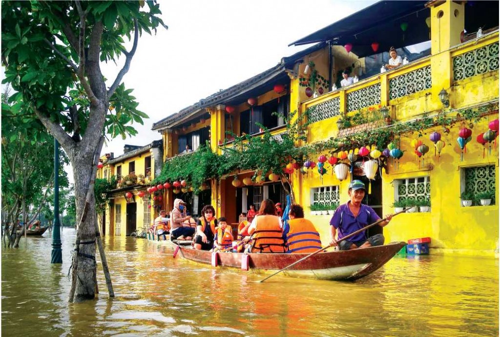 Ngập lụt do bão lũ của BĐKH tại Phố cổ Hội An (Quảng Nam)