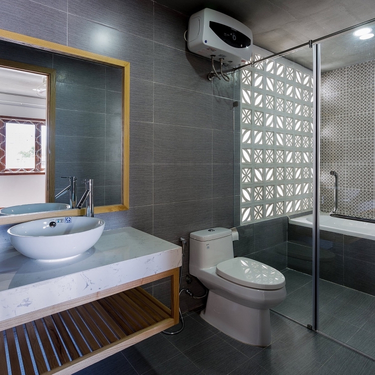 Phòng tắm với tone màu trung tính mang lại sự dễ chịu cho thị giác.