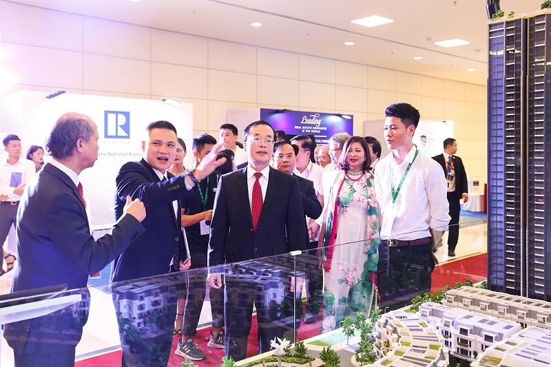 Bộ trưởng Bộ Xây dựng Phạm Hồng Hà tham dự Hội nghị quốc tế bất động sản IREC 2018