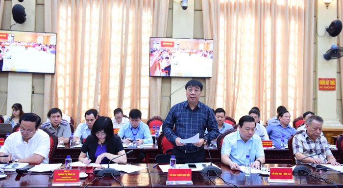 4 / 4  Giám đốc Sở Giao thông Vận tải Hà Nội Vũ Văn Viện phát biểu tại Hội nghị.
