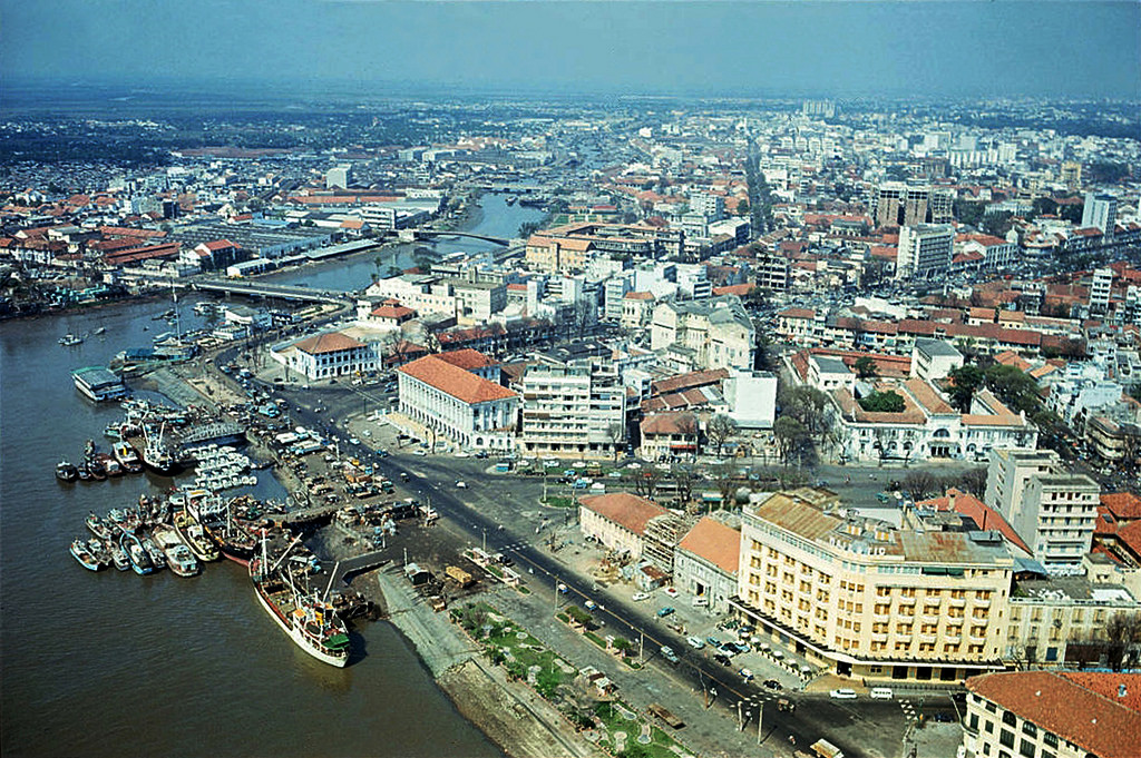 Sài Gòn năm 1968, một đô thị với đặc trưng sông nước và ảnh hưởng của kiến trúc Pháp (Ảnh TL tác giả)