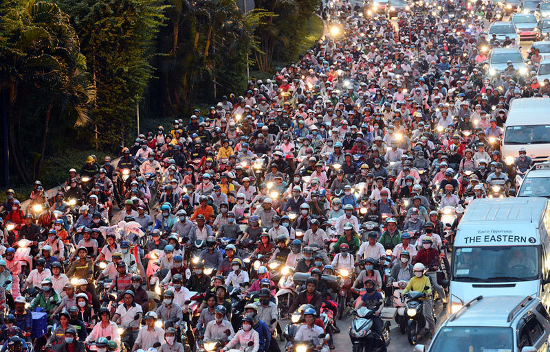 Tại Việt Nam, xe máy vẫn đóng vai trò là phương tiện đi lại chủ đạo