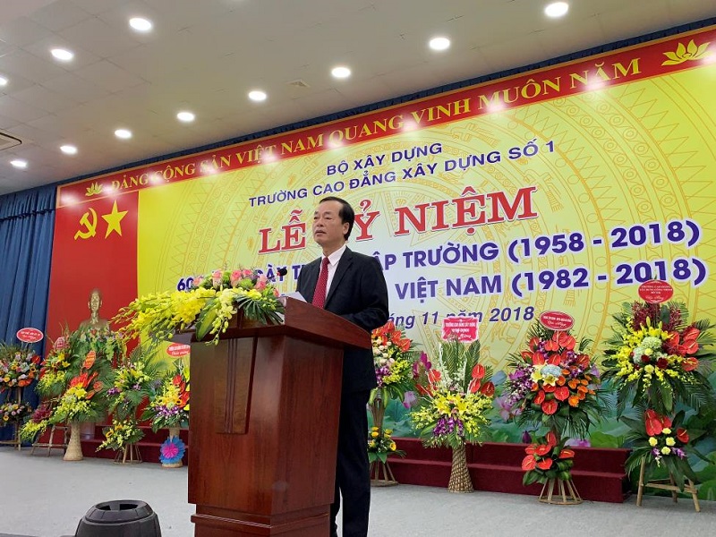 Bộ trưởng Bộ Xây dựng Phạm Hồng Hà phát biểu chúc mừng ngày Nhà giáo Việt Nam tại Trường Cao đẳng Xây dựng công trình đô thị