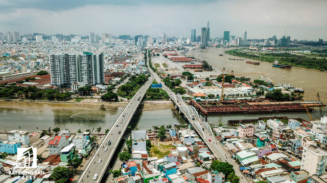 Tuyến đường Nguyễn Tất Thành, nối quận 1 và quận 7, chuẩn bị được đầu tư nâng cấp mở rộng. Cộng với đó, tại đây còn có dự án cầu Thủ Thiêm 3 và 4 sẽ tạo cú hích mới cho thị trường địa ốc toàn khu Nam