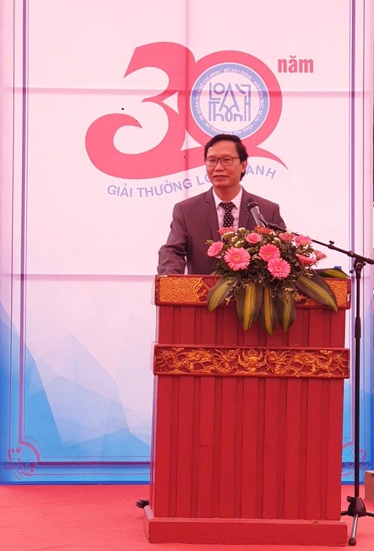 Thứ trưởng Bộ Xây dựng Nguyễn Đình Toàn phát biểu tại Giải thưởng Loa Thành 2018