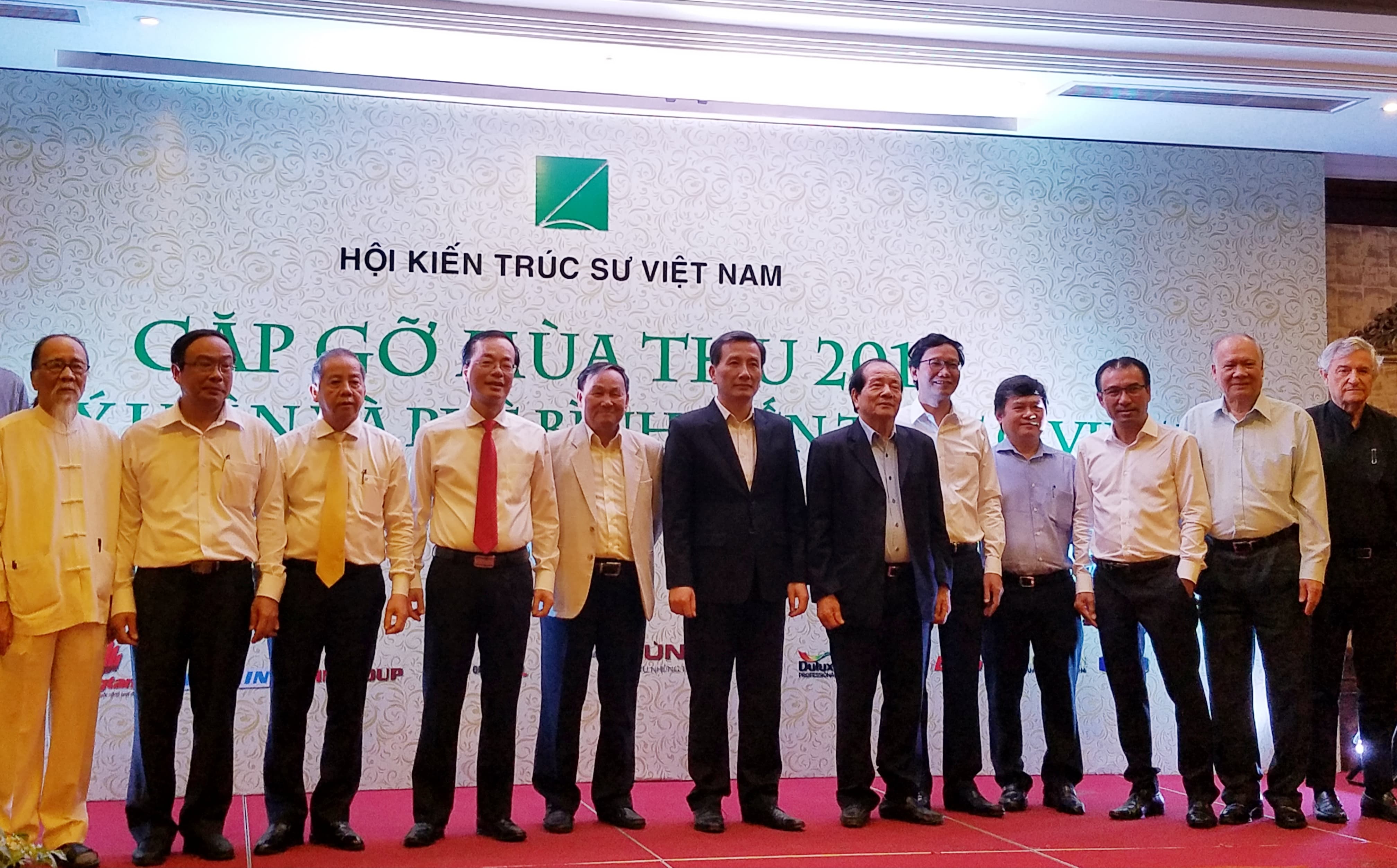 Các đại biểu và chuyên gia khoa học, nhà quản lý tham dự Hội nghị Lý luận và phê bình kiến trúc ở Việt Nam ngày 17/11/2018