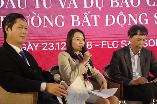 Bà Hương Trần Kiều Dung, Tổng Giám đốc Tập đoàn FLC (giữa) cho biết: chắc chắn năm 2019, thị trường bất động sản sẽ tăng trưởng tốt