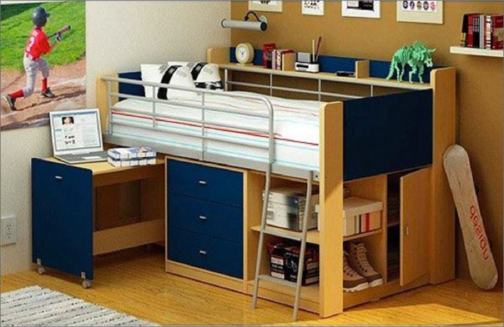 Chiếc giường ngủ được thiết kế ở trên, ở dưới là bàn học và tủ đựng đồ, sách vở cho trẻ
