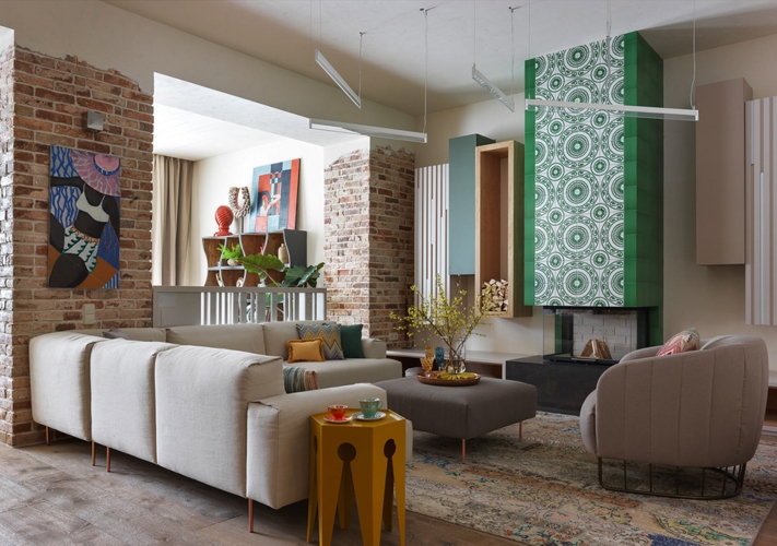 Thay vỏ bọc ghế sofa hoặc giặt sạch nếu bạn có thể, sử dụng giấy dán tường để thổi làn gió mới vào nội thất phòng khách của bạn