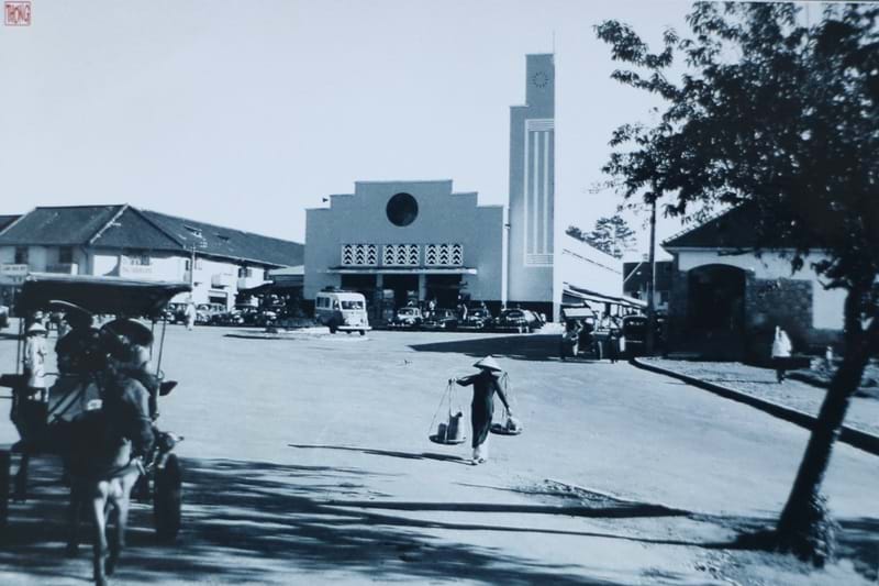 Chợ Đà Lạt 1952. Ảnh Đặng Văn Thông