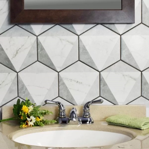 Sử dụng gạch ốp tường hình lục giác sẽ khó hơn so với dùng gạch vuông hay hình chữ nhật nhưng lại mang đến giá trị cao về thẩm mỹ
