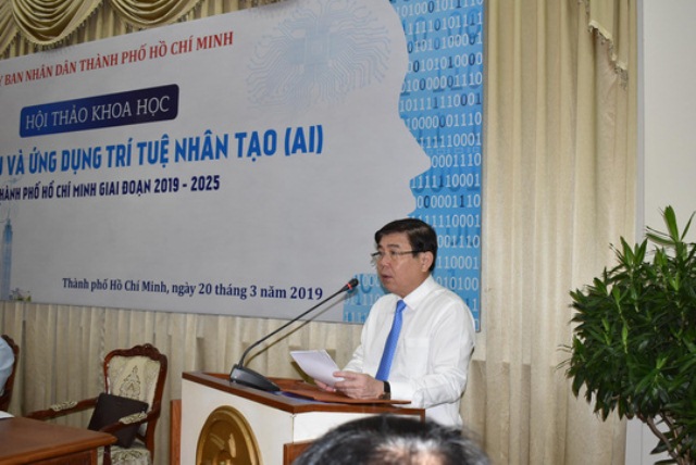 Chủ tịch UBND TP HCM Nguyễn Thành Phong phát biểu khai mạc hội thảo
