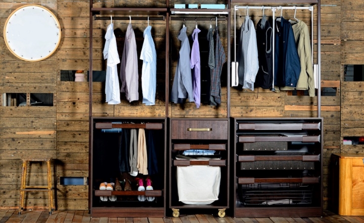 Tủ quần áo mở ngoài sự tiện lợi trong việc tìm kiếm quần áo còn giúp giảm áp lực không gian vì có thể được đặt ở bất kỳ vị trí nào trong nhà