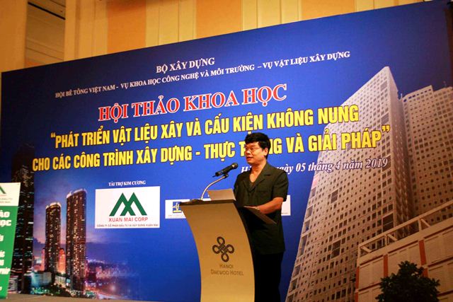 Vụ trưởng Vụ Vật liệu xây dựng Phạm Văn Bắc phát biểu khai mạc Hội thảo