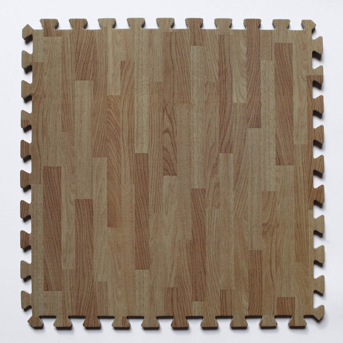 Mặt dưới của thảm trải sàn vân gỗ xốp có các đường rãnh hoặc đường vân nhỏ để tăng độ bám cho mặt sàn và chống trơn trượt