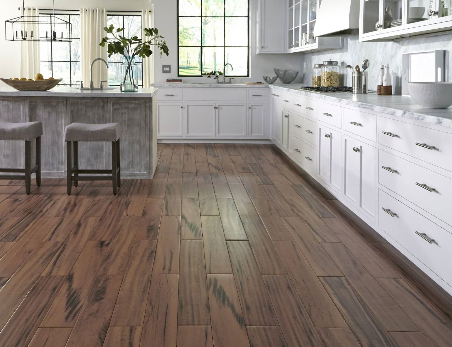 Sàn gỗ chống thấm lắp trong phòng bếp