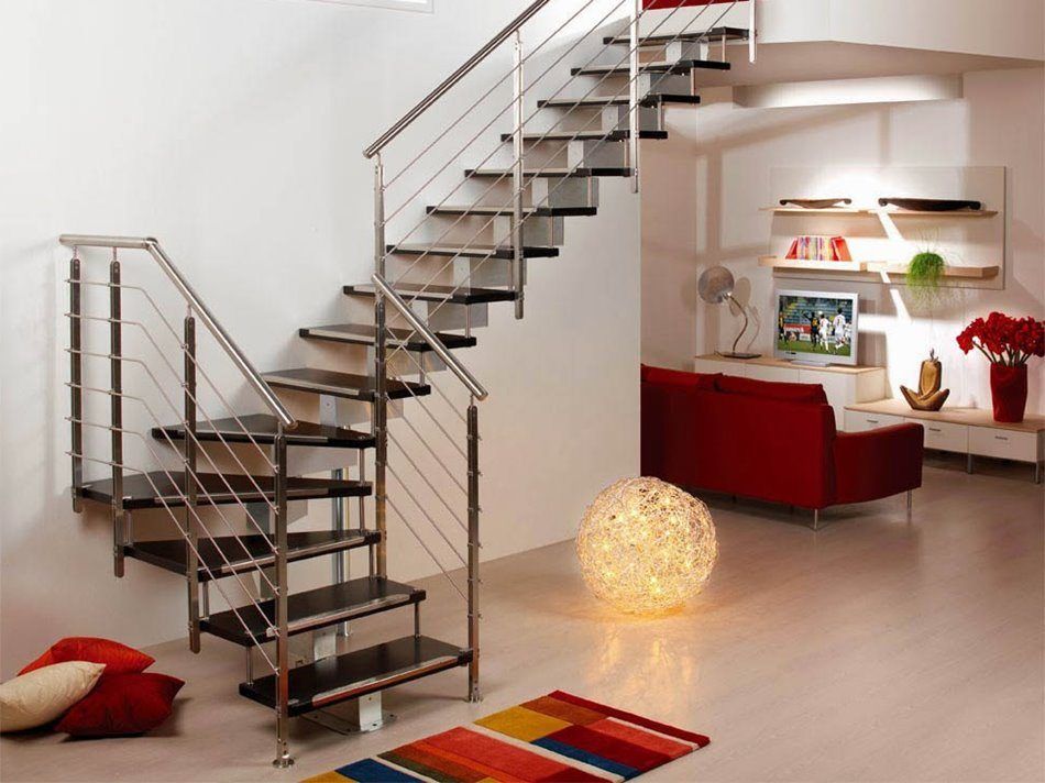 Ngoài ra, thiết kế cầu thang theo phương thẳng cũng sẽ giúp tiết kiệm diện tích cho ngồi nhà