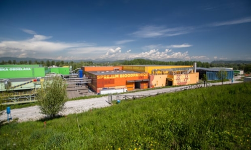 Trung tâm Quản lý Chất thải Khu vực (RCERO), nhà máy xử lý rác sinh học hiện đại nhất châu Âu đặt ở ngoại ô Ljubljana. Ảnh: Guardian.
