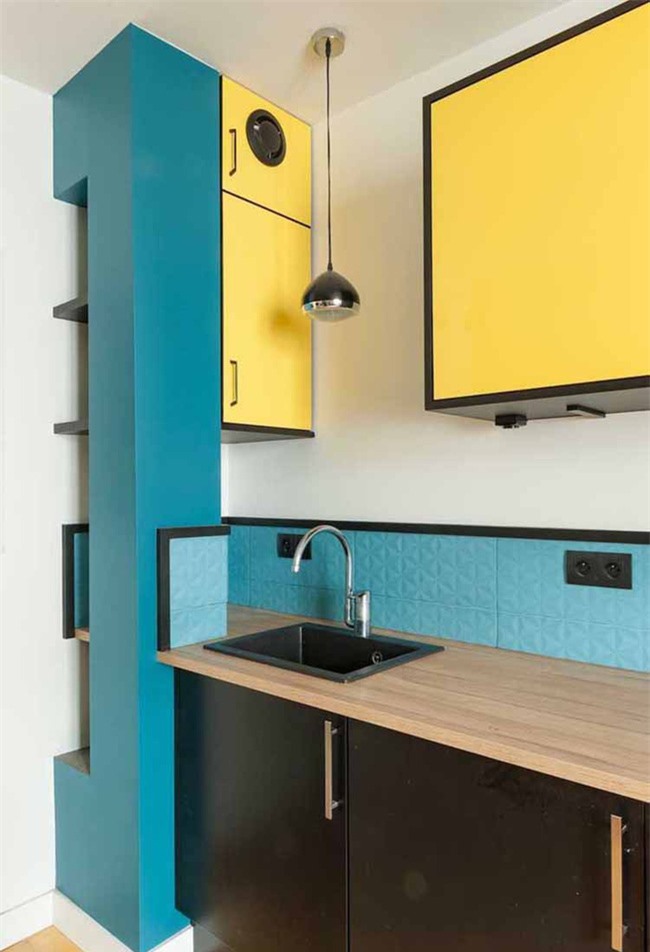 Thực tế, sử dụng màu sắc trang trí là một cách vô cùng hữu dụng khi bạn dùng để cải tạo không gian phòng bếp