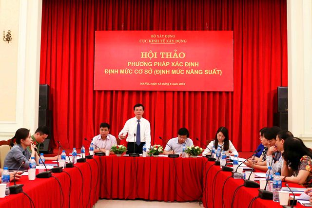 Cục trưởng Cục Kinh tế Xây dựng Phạm Văn Khánh chủ trì buổi Hội thảo