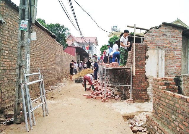 Người dân hiến đất mở đường ở huyện Sóc Sơn
