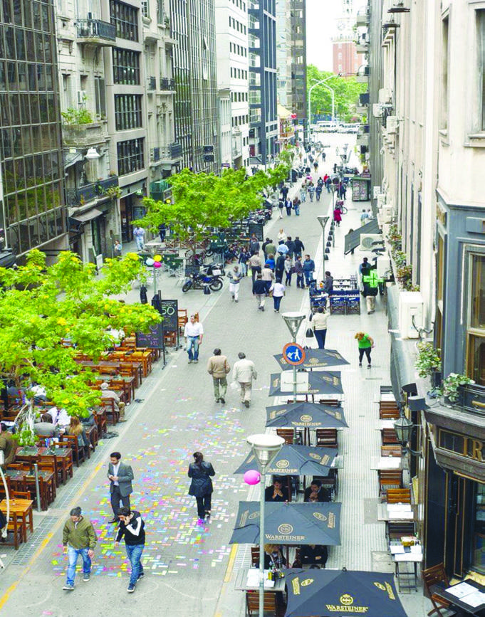 Các tuyến phố thương mại, trung tâm mua sắm hiện đại  được quy hoạch xây dựng đồng bộ 