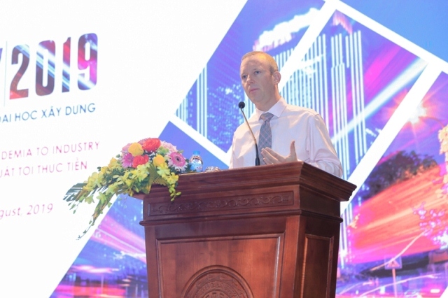Ông Gareth Ward - đại sứ quán Vương quốc Anh tại Việt Nam chia sẻ về sự hỗ trợ của Chính phủ Anh  và một số nội dung hợp tác giữa 2 quốc gia.