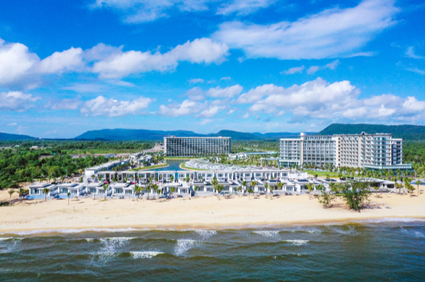 Sự nỗ lực không ngừng của MIKGroup và tổng thầu đang dần đưa toàn bộ dự án Mövenpick Resort Waverly Phú Quốc đến với những mốc cuối cùng