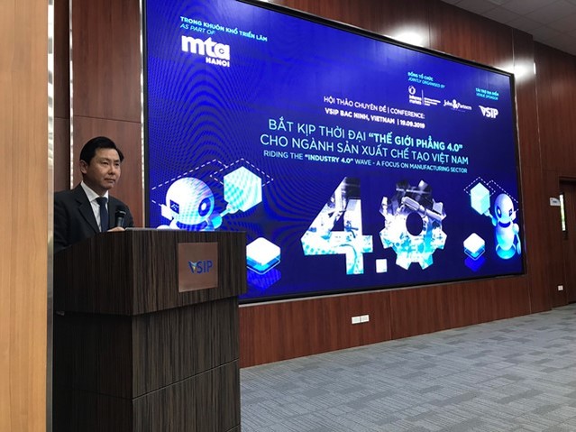 Ông William Lim - Giám đốc Thương hiệu, Giám đốc dự án Cơ khí chế tạo - Máy móc & Thiết bị, Khu vực Châu Á - Informa Markets phát biểu tại Hội thảo