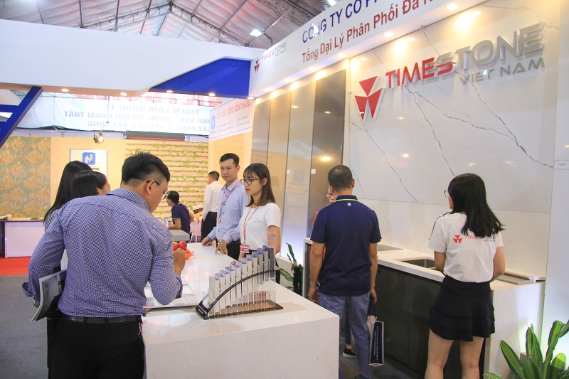 Gian hàng của Timestone Việt Nam thu hút sự quan tâm của nhiều khách hàng