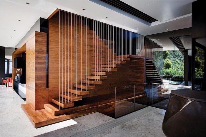 Các nhà thiết kế đã kết hợp gỗ với dây thép để làm nên mẫu cầu thang vạn người mê