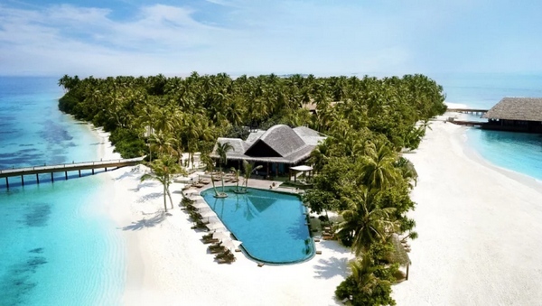 Khu nghỉ mát nằm trên đảo Muravandhoo, ở phía bắc Maldives