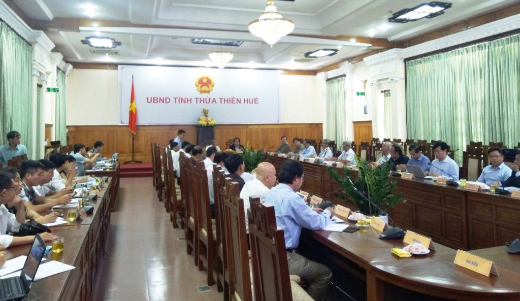 Toàn cảnh buổi Hội nghị lấy ý kiến về xây dựng đô thị Thừa Thiên Huế thành đô thị có tính chất đặc thù về di sản hướng tới trở thành phố trực thuộc Trung Uơng