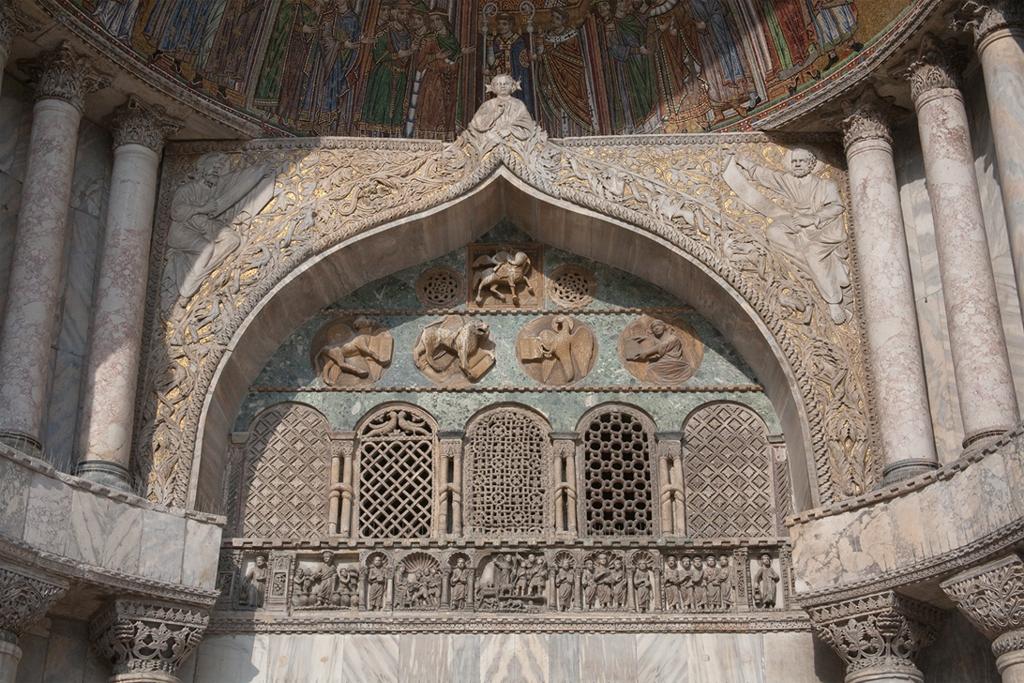 "Porta San' Alippio,"  nửa đầu thế kỷ 13, Venice, Italy