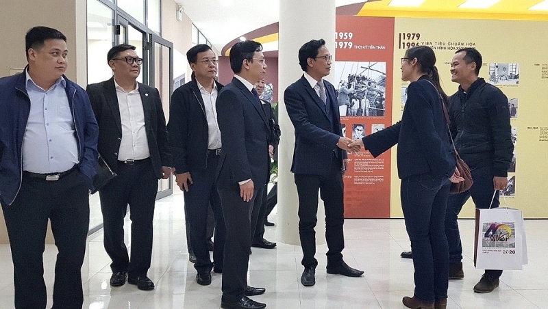 Thứ trưởng Nguyễn Đình Toàn tham quan Viện Kiến trúc Quốc gia