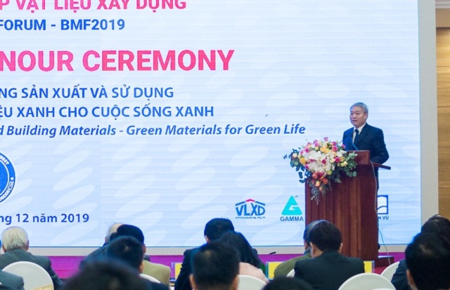 Thứ trưởng Bộ Xây dựng Bùi Phạm Khánh phát biểu tại Diễn đàn