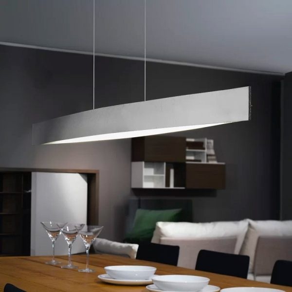 hiết kế đèn treo tuyến tính này tương đối đơn giản, gợi hình. Đèn treo tuyến tính này cung cấp đủ ánh sáng cần thiết cho bàn ăn nhà bạn.