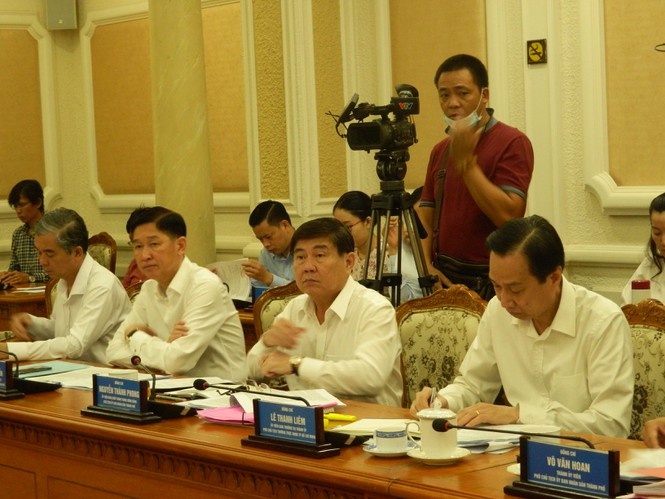 Chủ tịch UBND TPHCM Nguyễn Thành Phong kết luận cuộc họp