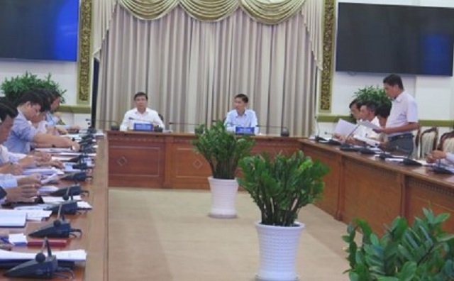 Chủ tịch UBND TP Nguyễn Thành Phong và PCT UBND TP Trần Vĩnh Tuyến chủ trì hội nghị triển khai đề án xây dựng TPHCM trở thành TP thông minh