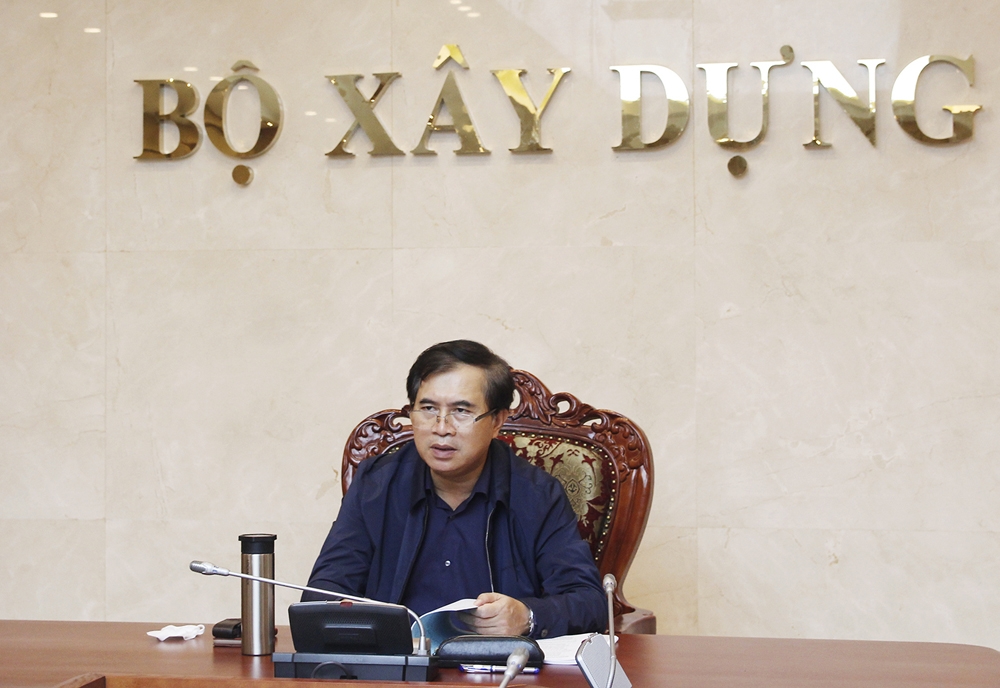 Thứ trưởng Bộ Xây dựng Lê Quang Hùng chỉ đạo các Cục, Vụ, Viện và các chuyên gia sớm hoàn thành phương án sơ bộ để trình Thủ tướng Chính phủ vào tuần sau