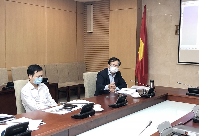 Thứ trưởng Bộ Xây dựng Lê Quang Hùng chủ trì cuộc họp nhằm triển khai chỉ đạo của Chính phủ về phương án xây dựng Bệnh viện dã chiến cho tình huống khẩn cấp dịch Covid-19