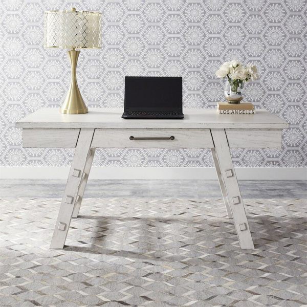 Được hoàn thiện trong một màu trắng cổ điển mềm mại, chiếc bàn là một trong những lựa chọn phù hợp cho các phong cách nội thất khác nhau, từ sang trọng cho đến mộc mạc