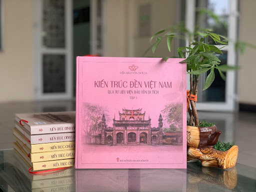 Sách Kiến trúc đền Việt Nam qua tư liệu Viện Bảo tồn di tích (Ảnh: Viện bảo tồn Di tích)