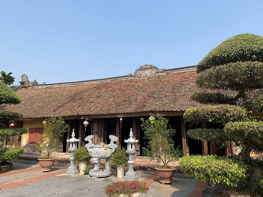 Chùa Thái Lạc, Văn Lâm, Hưng Yên đang lưu giữ 16 bức chạm cổ bằng gỗ từ thời Trần