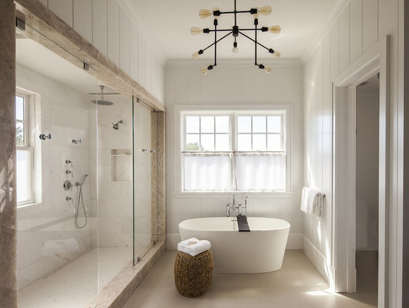 Thiết kế của bồn tắm oval cũng mang lại cảm giác thư giãn hơn nhiều so với bồn tắm đứng khi sử dụng